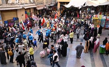 في السوق السياحي.. كرنفال استعراضي مبهج لفرق مهرجان أسوان الدولي للفنون الشعبية في دورته الـ13
