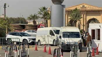 تشييع جثمان والد الفنانة علا رشدي من مسجد الشرطة بالشيخ زايد| صور 