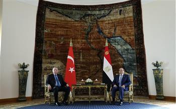 مصر وتركيا تؤكدان التزامهما المشترك بتطوير العلاقات الثنائية على أساس الاحترام المتبادل والمنفعة المتبادلة
