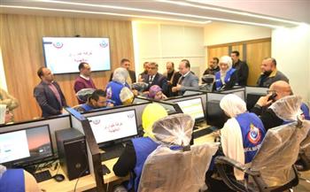 محافظ الدقهلية يتفقد غرفة الطوارئ المركزية بمديرية الصحة