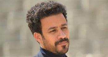 أحمد داود يعلن موعد ومكان عزاء والد زوجته الفنانة علا رشدي