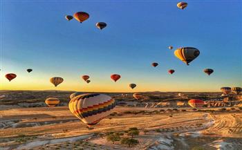تحليق 71 رحلة بالون طائر تقل على متنها 1800 سائح بسماء الأقصر