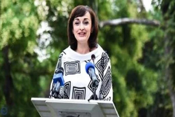 سفيرة رومانيا بالقاهرة: معرض الكتاب منصة متميزة للحوار الثقافي بين القاهرة وبوخارست  