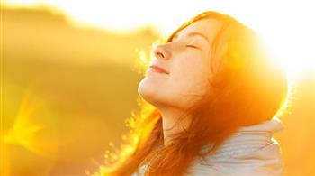 لتعزيز قوتك الداخلية والحفاظ على سلامتك العقلية والعاطفية.. اتبعي تلك النصائح