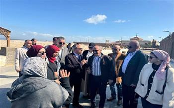 محافظ بورسعيد يتفقد سير العمل في تطوير كورنيش بورسعيد السياحي 