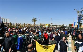 وزير الرياضة ومحافظا الوادي الجديد ومطروح يشهدون مسيرة «صحتك في المشي»  