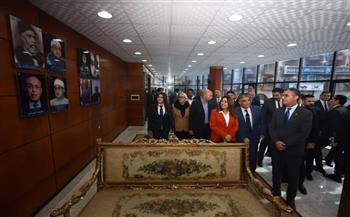 محافظ الدقهلية ووزراء التنمية المحلية والتموين يتفقدون مركز سيطرة الشبكة الوطنية للطوارئ