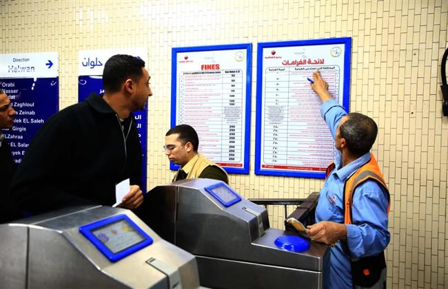 مترو الأنفاق: تغيير وتطوير ورفع كفاءة اللوحات الإرشادية الموجهة للركاب داخل محطة الشهداء