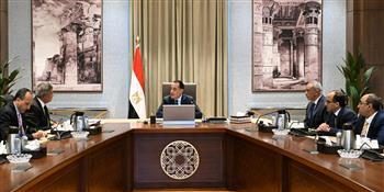 تمهيدًا لعرضه على الرئيس السيسي.. مدبولي يتسلم التقرير النهائي لتوصيات لجنة تطوير الإعلام