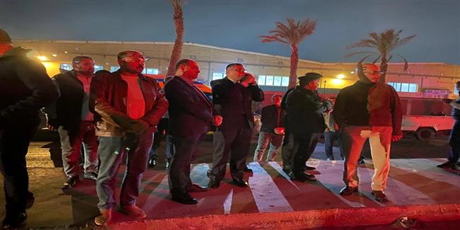 محافظ الجيزة يتابع ميدانيًا عمليات إطفاء حريق بمصنع أخشاب بالمنطقة الصناعية الثالثة في 6 أكتوبر