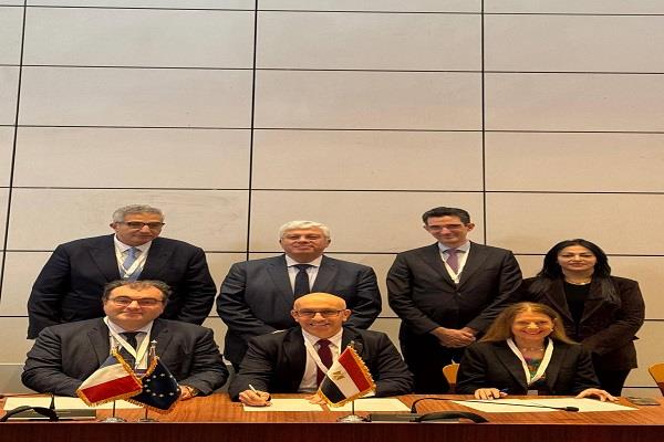 وزير التعليم العالي يشهد انطلاق يوم التعاون العلمي والأكاديمي المصري الفرنسي بجامعة سيرجي بباريس 