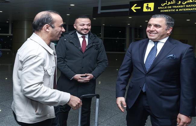 دوري أبطال إفريقيا.. سفير مصر في الجزائر يستقبل بعثة الأهلي