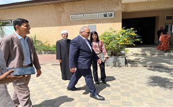 سفير مصر بدار السلام يتفقد سير العملية التعليمية بالمركز الإسلامي المصري بتنزانيا