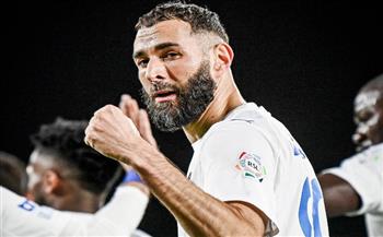 الدوري السعودي.. كريم بنزيما يسجل هاتريك ويقود الهلال للفوز بسداسية على الأخدود