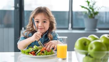 هذه  الأطعمة التي تساعد على النمو السليم لطفلك