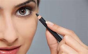 الكحل سر العيون الواسعة.. خطوات بسيطة لإطلالة جذابة دون مبالغة