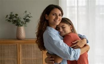 كيف تتحدثين مع بناتك عن حقوقهن الجسدية بطريقة مناسبة لعمرهن؟ اليونيسيف توضح