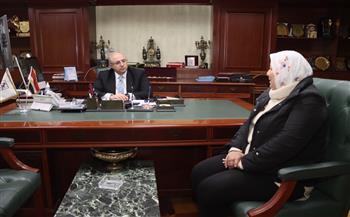 محافظ بني سويف يُتابع مع مسؤولي التعليم الاستعدادات النهائية للفصل الثاني من العام الدراسي 2025/2026