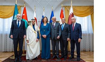 وزراء خارجية مصر والسعودية والأردن والبحرين وقطر يعقدون مباحثات مع نائبة رئيس الوزراء وزيرة خارجية سلوفينيا