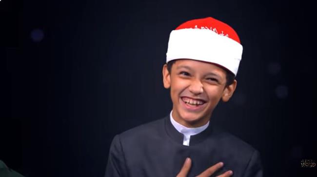 عمر علي عوض يحصد جائزة الغصن الذهبي في "دولة التلاوة"