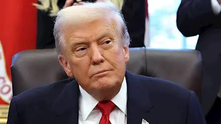 ترامب يوقع أمرًا تنفيذيًا يتعلق بفرض عقوبات ثانوية على إيران