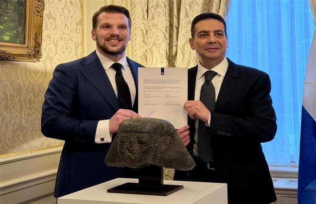 تعاون مصرى هولندى لاسترداد رأس حجري نادر منسوب إلى عصر الملك تحتمس الثالث