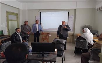 الوكيل الثقافي بسوهاج الأزهرية يتفقد المرحلة الثالثة من برنامج تدريب المعلمين والإداريين على الحاسب الآلي