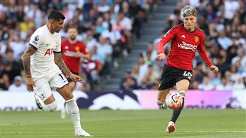 الدوري الإنجليزي.. القناة الناقلة لمباراة مانشستر يونايتد يسعى وتوتنهام