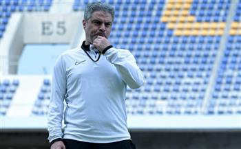 الكونفدرالية الأفريقية.. معتمد جمال يلقي محاضرة فنية للاعبي الزمالك