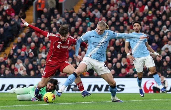 الدوري الإنجليزي.. انطلاق مباراة ليفربول أمام السيتي بمشاركة صلاح ومرموش