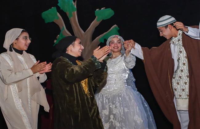 كوميديا اجتماعية تناقش قضايا الشباب على مسرح 23 يوليو بالمحلة