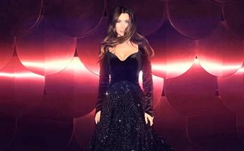 نانسي عجرم تتألق بالأسود في أبو ظبي