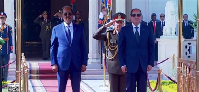 الرئيس السيسي يستقبل نظيره الصومالي بقصر الاتحادية