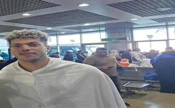 شاهد.. إمام عاشور بملابس الإحرام قبل السفر لأداء مناسك العمرة