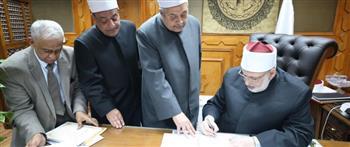 وكيل الأزهر يعتمد نتائج الشهادتين الابتدائية والإعدادية والدور الثاني للثانوية للمعاهد الخارجية