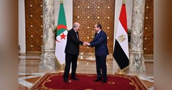 رئيس الجزائر: الرئيس السيسي "أخ لي".. وجيش مصر أول من ساعدنا في 1963