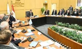وزير الإسكان يترأس اجتماع لجنة السياسات للشركة القابضة لمياه الشرب والصرف الصحي