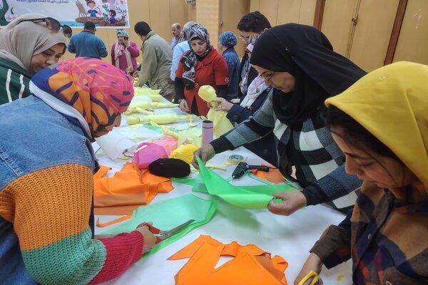 مراحل تصنيع الدمى في ورشة المسرح الأسود لدعم الأطفال ذوي فرط الحركة