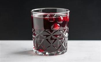 ماذا يحدث لنومك عند شرب عصير الكرز الحامض قبل النوم؟... تقرير يجيب 