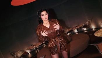 هيفاء وهبي  بصيحة الجلد في إطلالة أنيقة