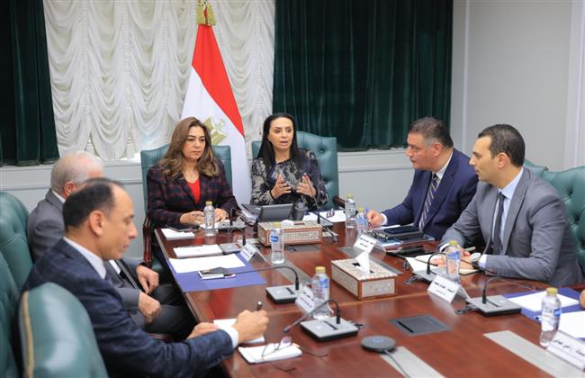 وزيرتا التضامن والتنمية المحلية ومستشار رئيس الجمهورية يبحثون إقامة مهرجان موسع للحرف التراثية بالمحافظات