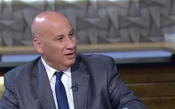 أستاذ طب نفسي يوضح الآثار الناتجة عن الإفراط في استخدام الأطفال للهواتف المحمولة