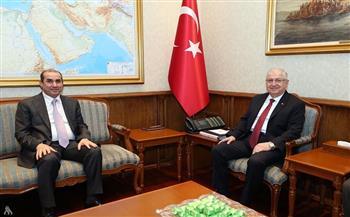 العراق وتركيا يبحثان تعزيز التعاون العسكري والأمني