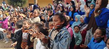 عروض فنية وورش تفاعلية في ثاني أيام القافلة الثقافية بقرية "بنجر 18" ببرج العرب