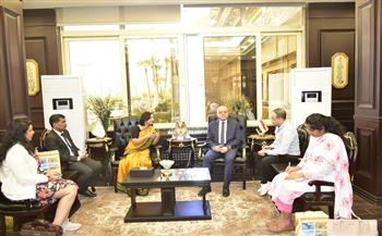 محافظ الأقصر يبحث مع نائب وزير الشؤون الخارجية الهندي سبل تعزيز أوجه التعاون المشترك