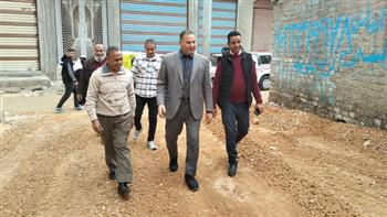 محافظ كفرالشيخ يتابع أعمال الرصف بسيدي سالم ضمن مشروعات الخطة الاستثمارية 