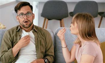 هل الطرف الأخر يحبك؟.. اعرفي حقيقة مشاعره