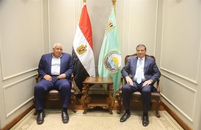 وزير الزراعة ومحافظ مطروح يبحثان تعزيز التنمية الزراعية والإنتاج الحيواني بالمحافظة