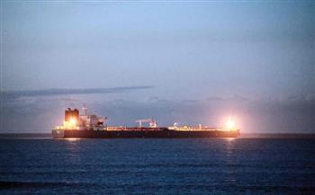 سلطنة عُمان: استهداف ناقلة نفط وإصابة 4 من طاقمها شمال ميناء خصب
