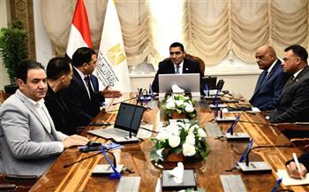 وزير الشباب والرياضة يبحث مع مسؤولي "رايت تو دريم" برامج اكتشاف الموهوبين 